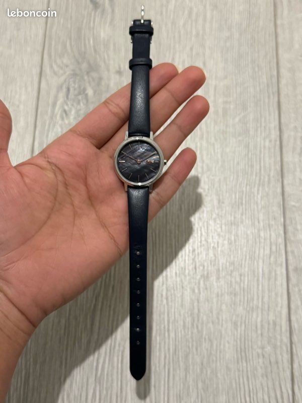 Montre Lacoste Femme cuir bleu marine Montres Bijoux