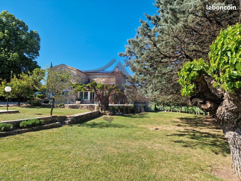 Maison 7 pièces 200 m² · à Barjac · 200 m² · 499 000 €