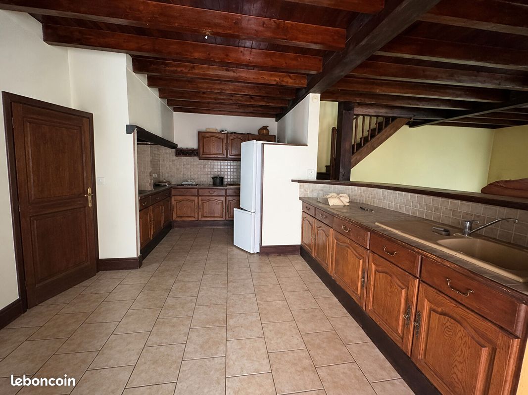 Maison 6 pièces 196 m² · à Damazan · 196 m² · 150 000 €