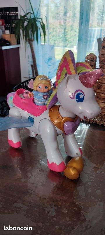 Azalée la licorne tut tut copains (image 1)