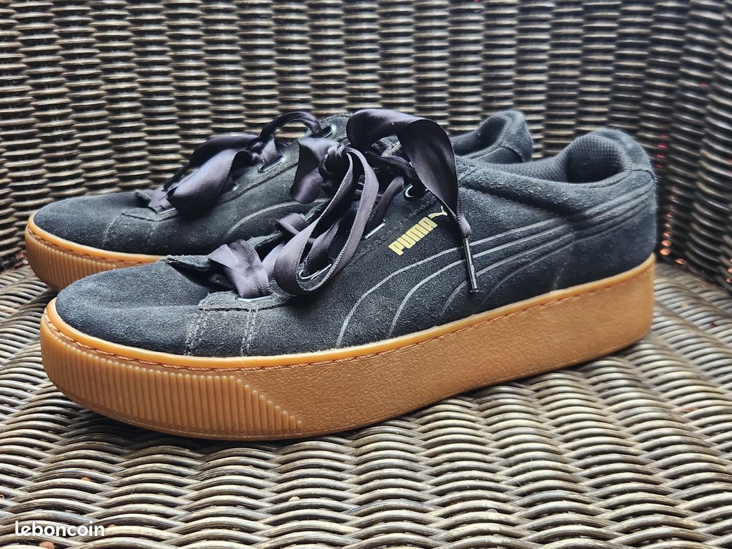 👟✨ PUMA Suede Platform SoftFoam – Daim noir, semelle gum & lacets satin – T.39 🖤 (image 1)