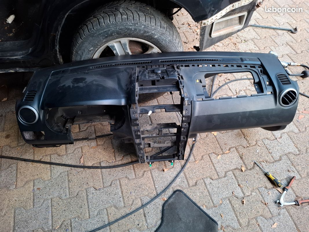 Tableau bord suzuki grand vitara (image 1)