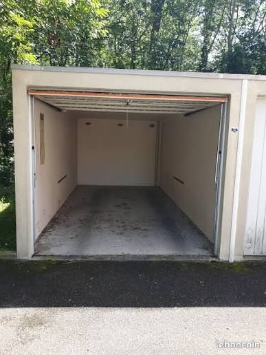 Garage ferme rue de madrid 06110 le cannet - 150 · 150 €/mois
