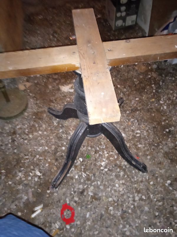 A vendre pied de table ronde (image 1)
