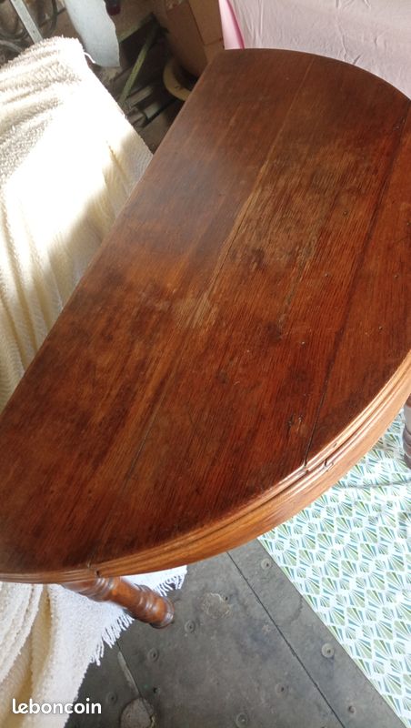Table ancienne demi-lune en noyer (image 2)