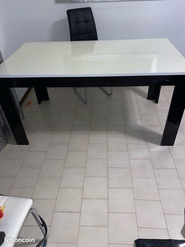 Table de salle à manger (image 2)