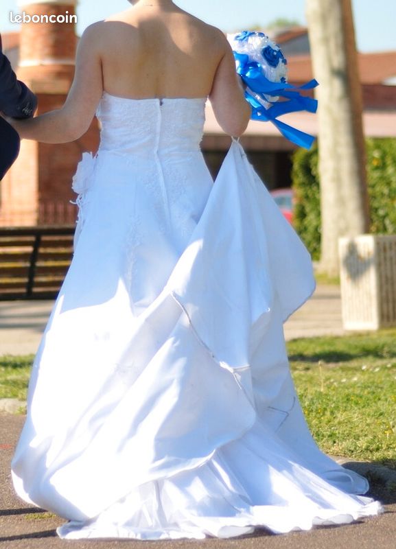 Robe bustier et jupon (image 4)