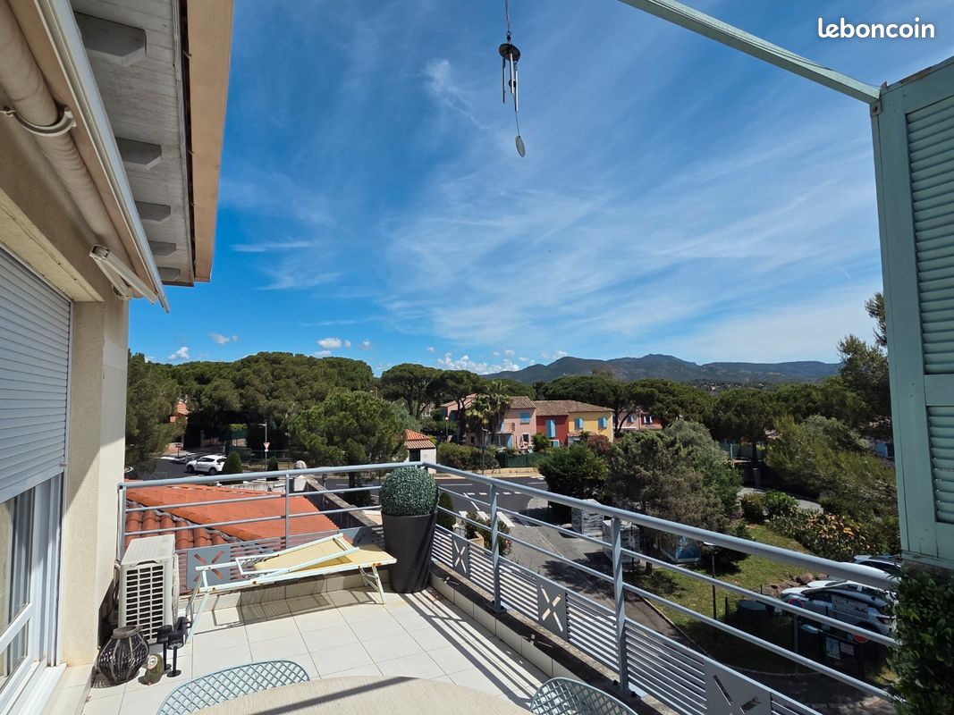 Parking 67 m² · à Fréjus · 67 m² · 340 000 €