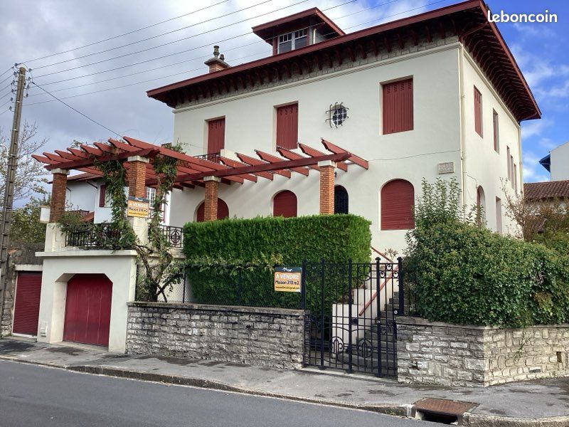 Maison 10 pièces 300 m² · à Bayonne · 300 m² · 1 200 000 €