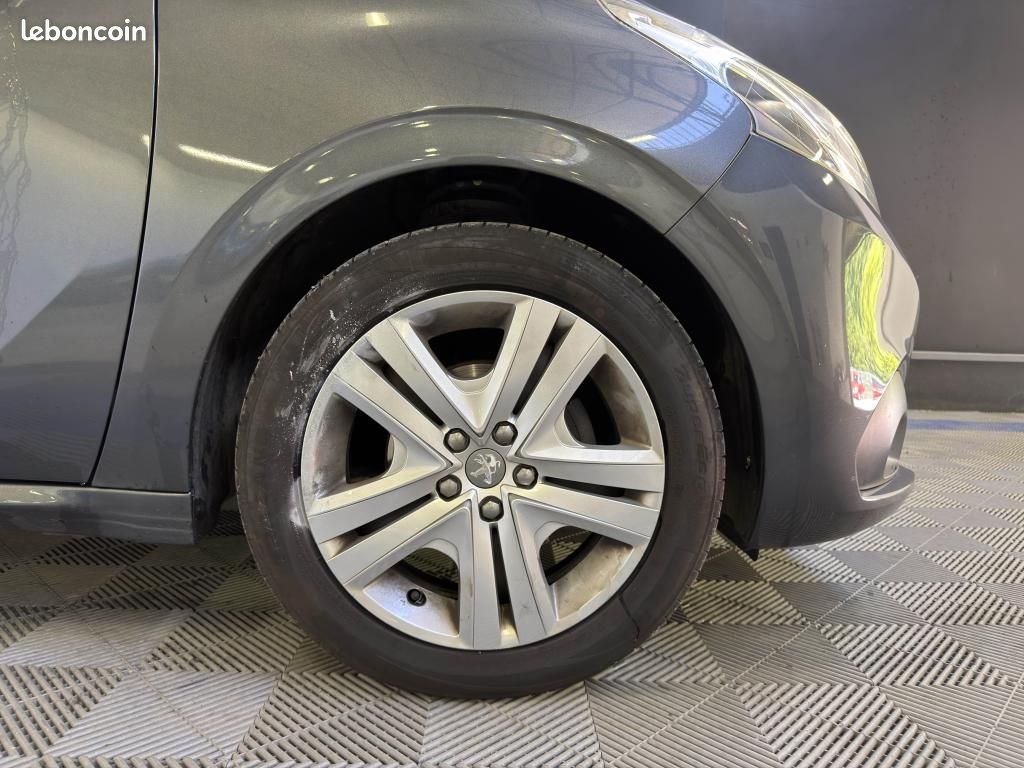 PEUGEOT 208 1.2l VTI 82ch Style 1ère Main Courroie de Distribution Faite Roue de Secours Capteur (image 9)