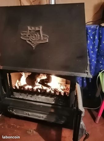 Poêle à Bois DEVILLE  - Encastrable Fonte, Noir/rouge - Occasion
