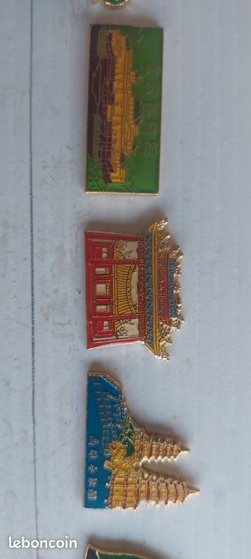 Lot pin's collection "VOYAGES" (image 11)