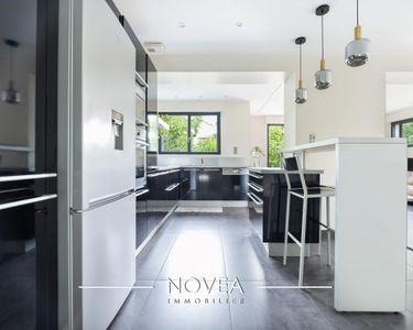 Maison 800 000 € - 198 m²