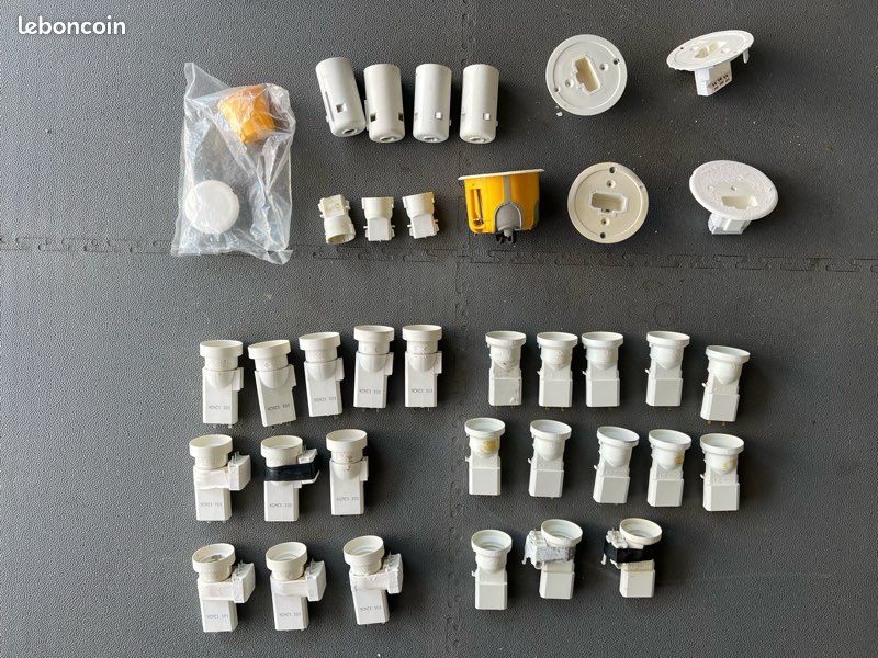 Lot de douilles de lampe (image 6)