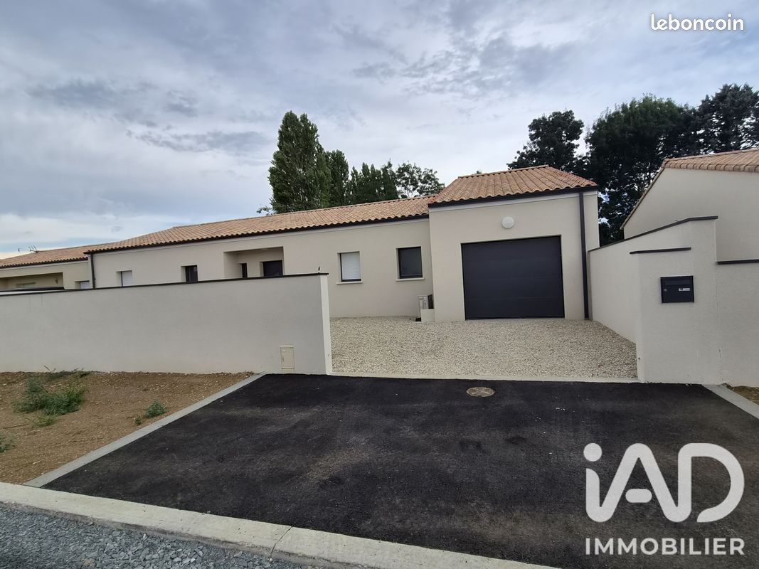 Maison 6 pièces 136 m² · à Coulon · 136 m² · 337 000 €