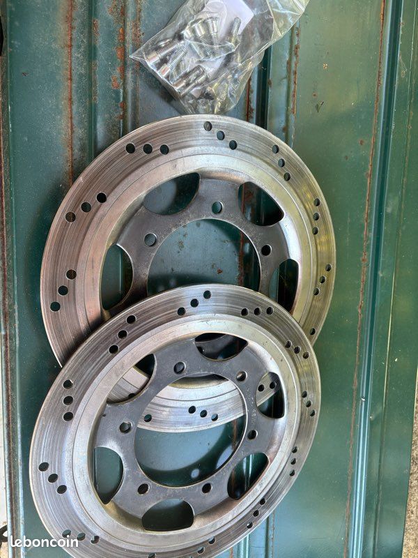 Triumph 900 disques (image 1)