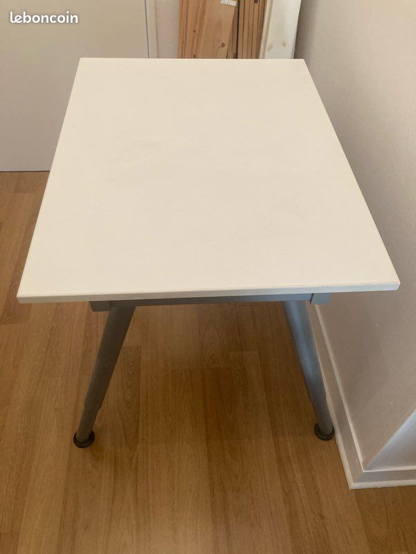 Bureau blanc (image 1)