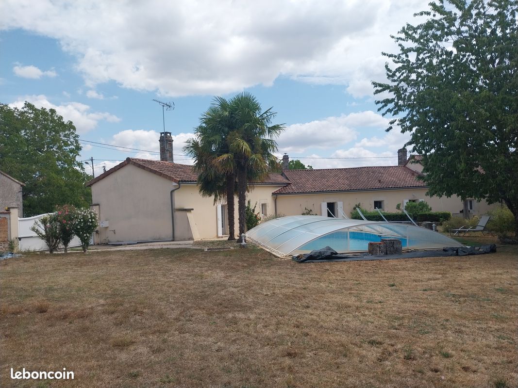 Maison 5 pièces 140 m² · à Chasseneuil-sur-Bonnieure · 140 m² · 230 000 €