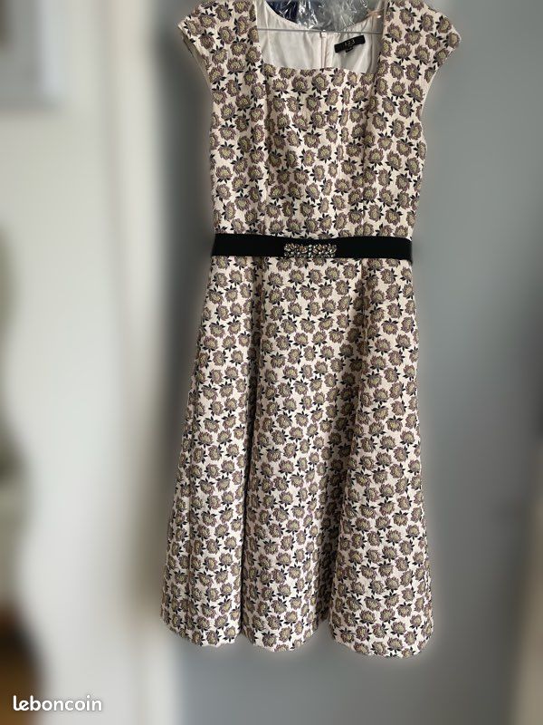 Robe femme en très bon état (image 1)