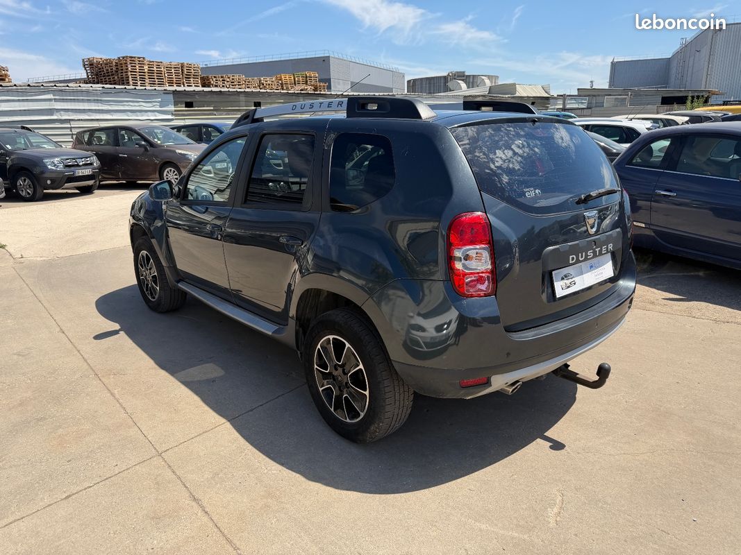 DACIA DUSTER dCi 110 4x2 Black Touch 2017 (image 4)