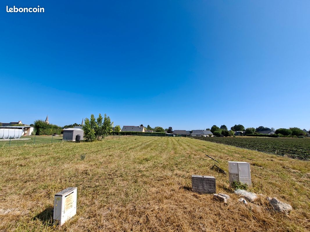 Terrain 1269 m² VERNANTES · 53 344 €