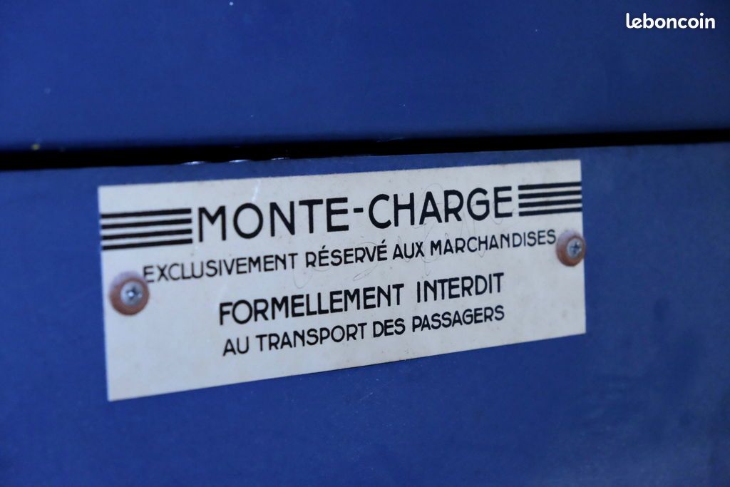 Parking 3 m² · à Paris · 3 m² · 142 €/mois