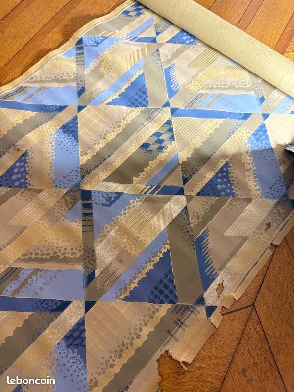 Papier peint ancien en l état (image 1)
