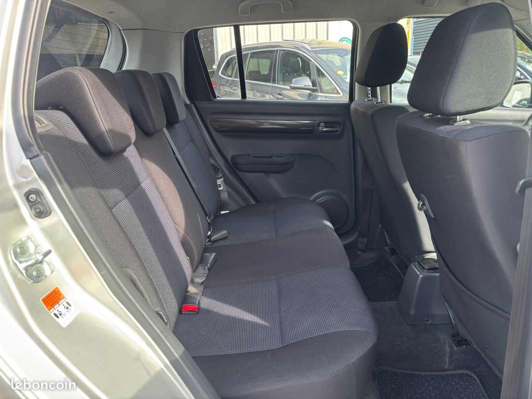Suzuki Swift 4x4 1.3 VVT 92ch GLX 5P (image 6)