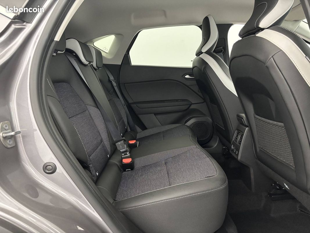 RENAULT Captur E-Tech full hybrid 145 Techno (image 16)