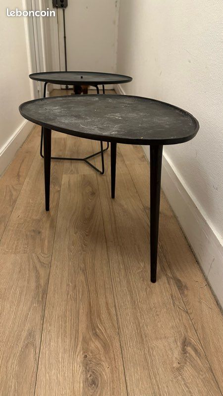 Table basse en métal (image 1)