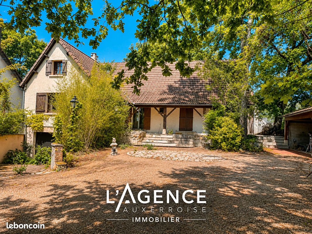 Maison 10 pièces 200 m² · à Auxerre · 200 m² · 230 000 €