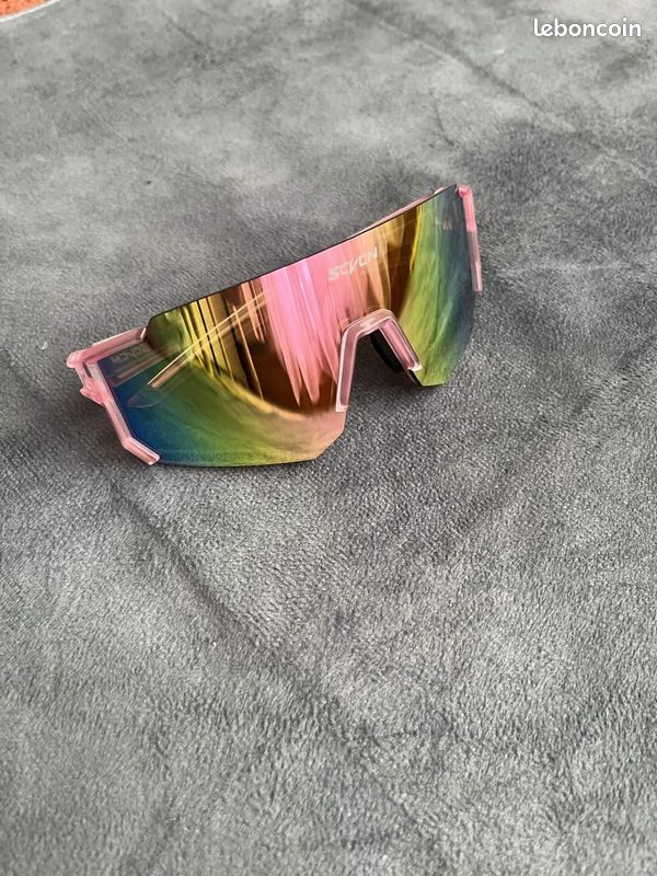 Boutique Lunettes de soleil verres miroir monture rose jaune NEUVES