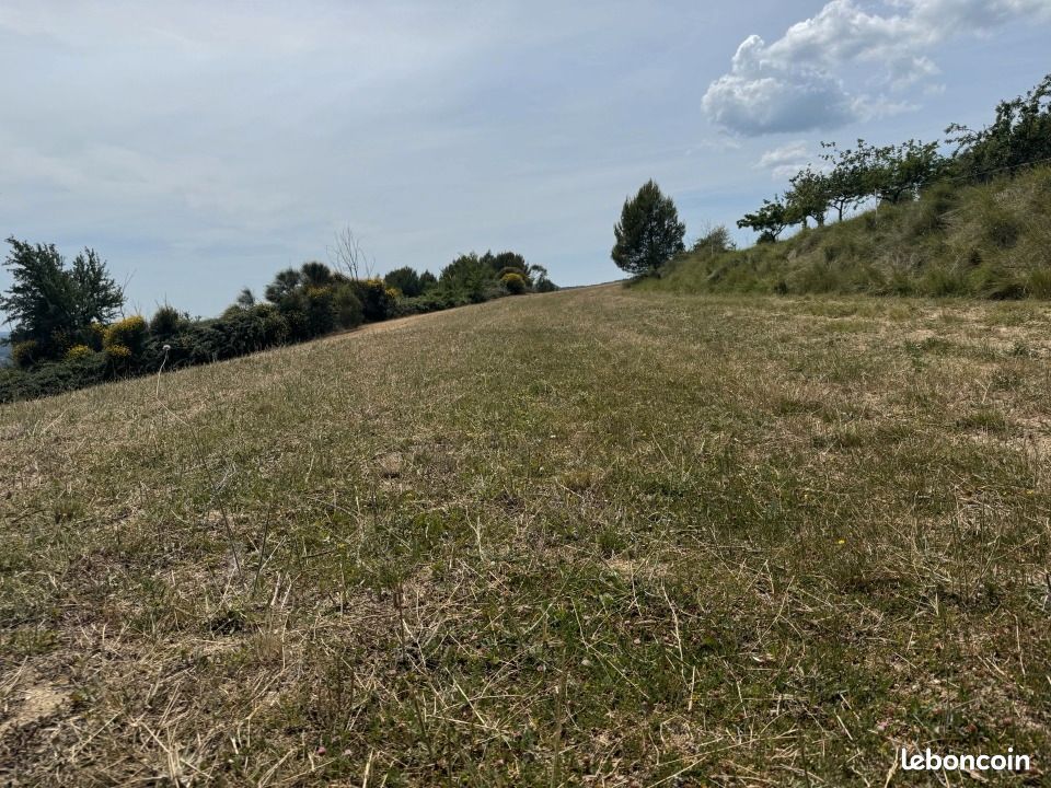 Terrain 407 m² Montfuron · 88 000 €