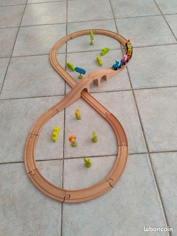 Petit train en bois (image 3)