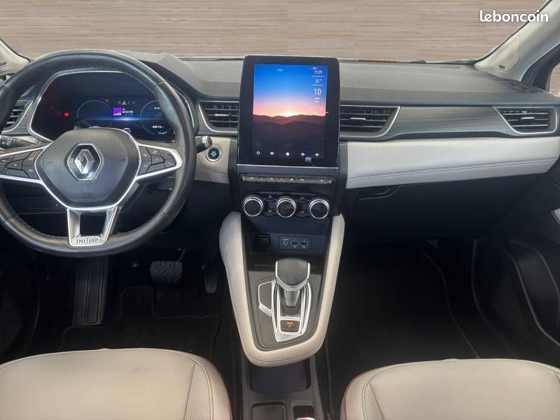 Renault Captur E-Tech Plug-in 160 Initiale Paris (image 11)