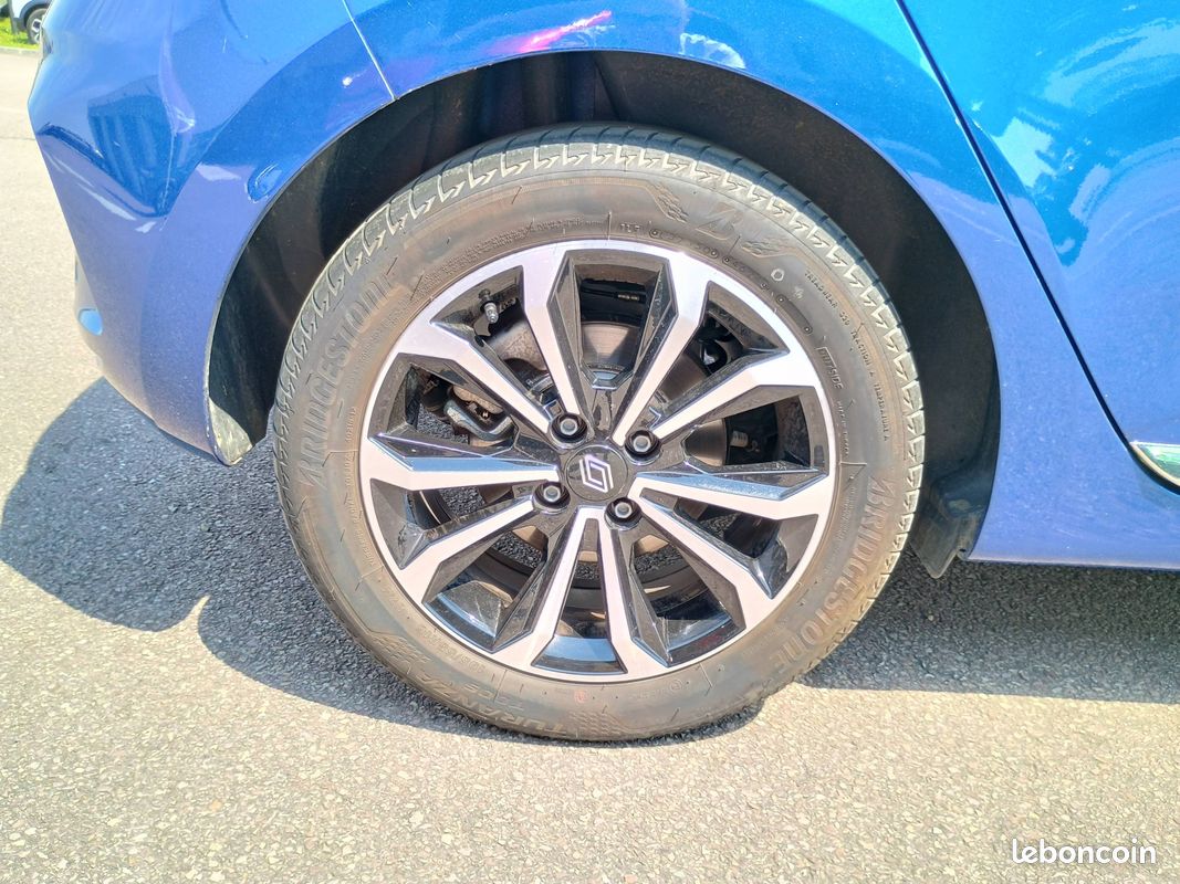 RENAULT Clio E-Tech full hybrid 145 ch GSR2 Techno (image 22)