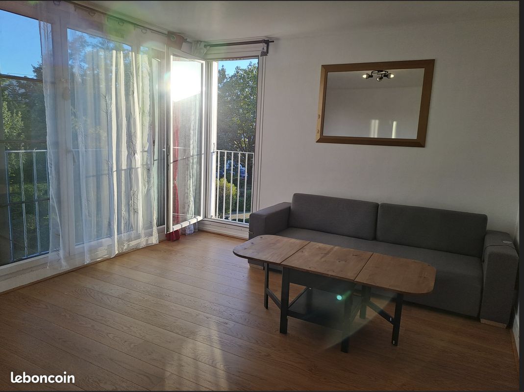 Appartement 3 pièces 57 m² · à Saint-Cyr-l'École · 57 m² · 1 260 €