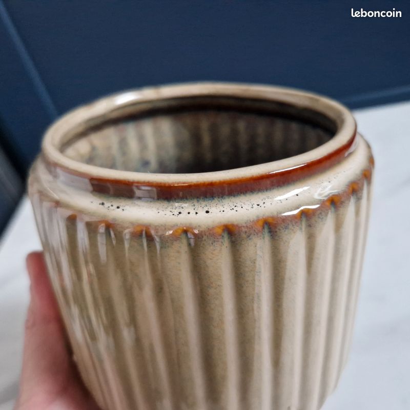 Cache pot en céramique (image 15)