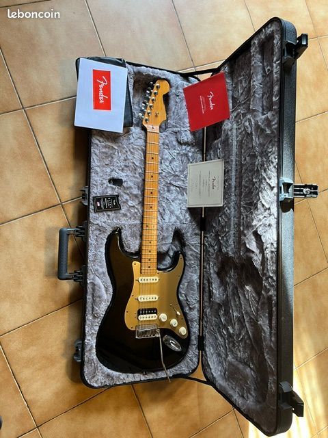 Fender American Ultra Stratocaster HSS Texas Tea (image 1)