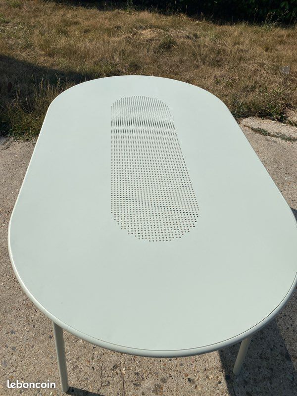 Table extérieur métal vert (image 1)
