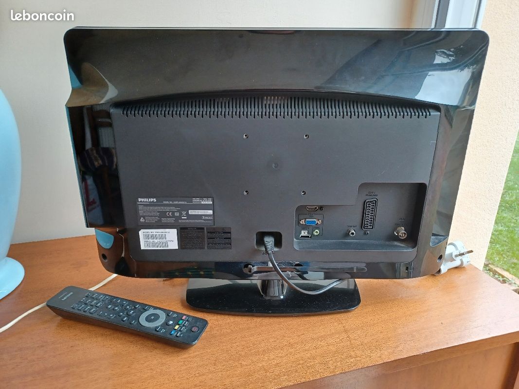 Television (image 2)