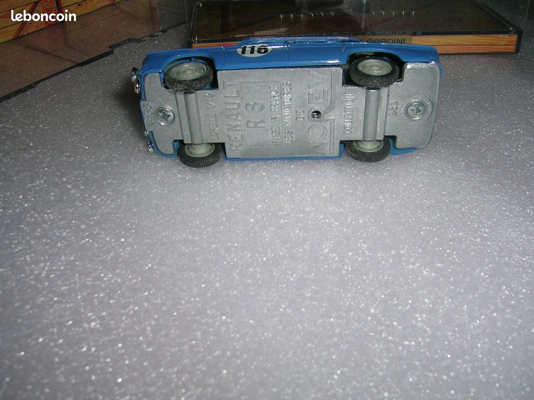 1 Miniature au 1/43 d'une Renault R 8 Gordini " Tour de Corse " Norev " Made In France " (image 5)