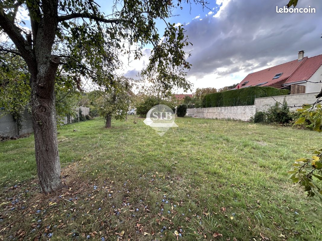 Terrain 729 m² · à La Ville-du-Bois · 729 m² · 215 000 €