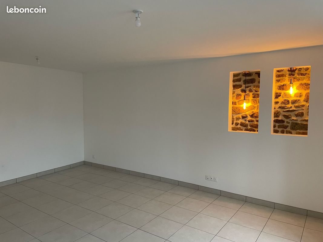 Maison 4 pièces 97 m² · à Domfront en Poiraie · 97 m² · 550 €/mois