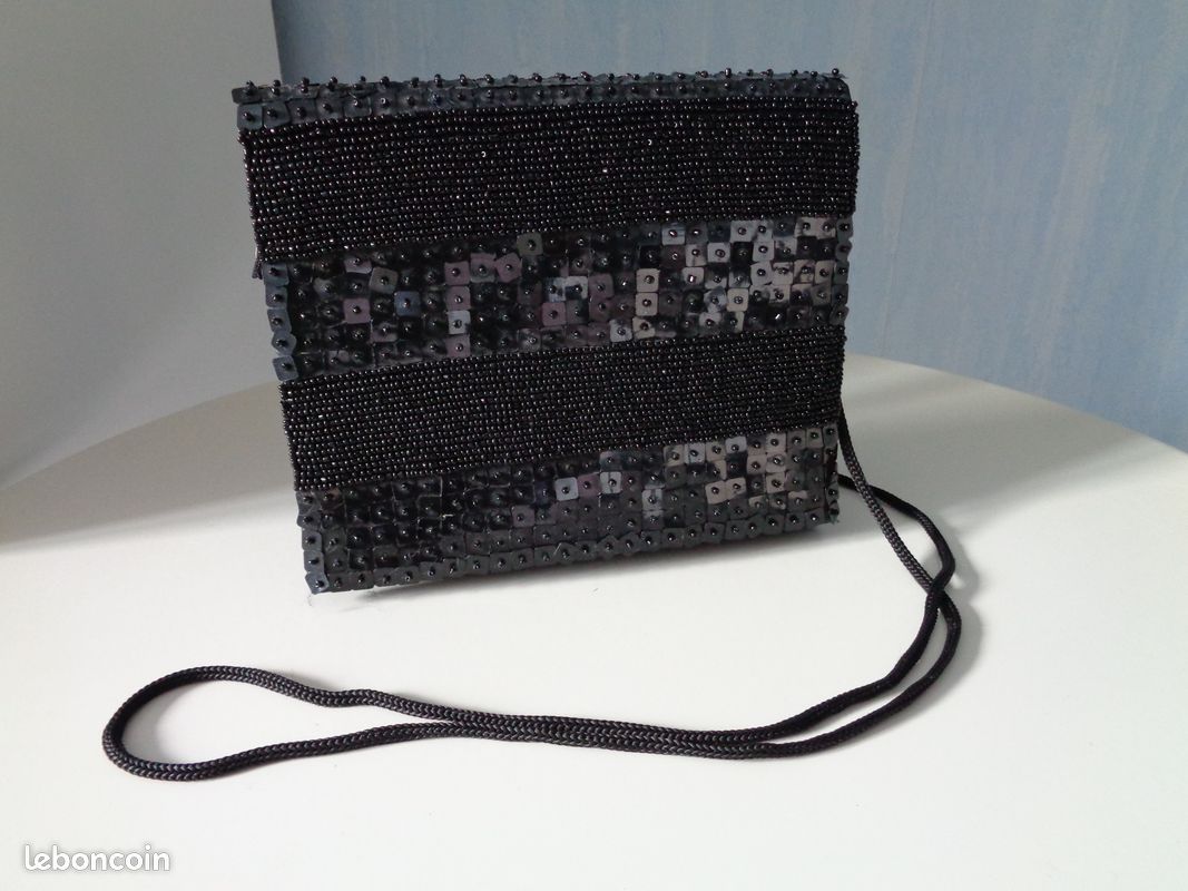 Sac noir pochette soirée fête paillettes sequins (image 1)