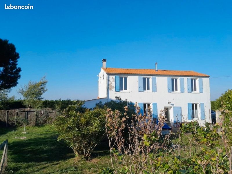 Propriété 13 pièces 224 m² - Saint-Georges-d'Oléron 17190 (image principale 0)