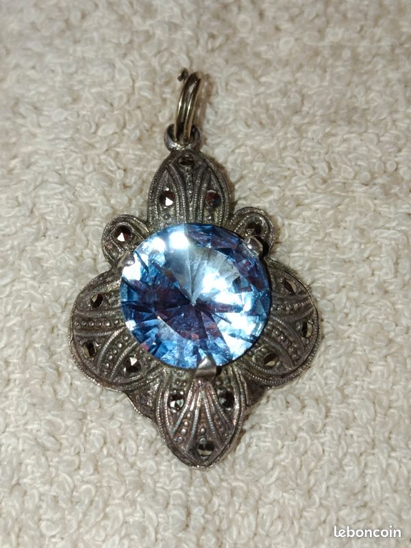 Pendentif Plaqué Or Avec Pierre Bleue Centrale - Bijou Vintage, Longueur 47 Mm