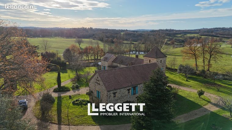 Maison 15 pièces 345 m²