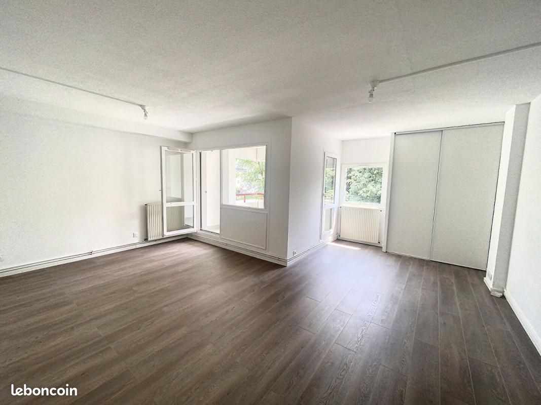 Appartement 2 pièces 70 m² · à Pau · 70 m² · 690 €/mois