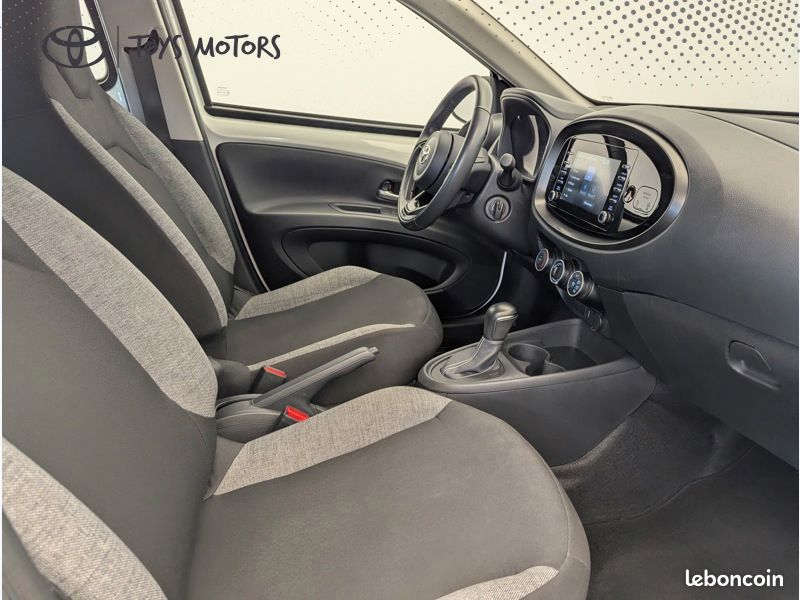 Toyota aygo x 1.0 VVT-i 72 Dynamic S-CVT (image 9)